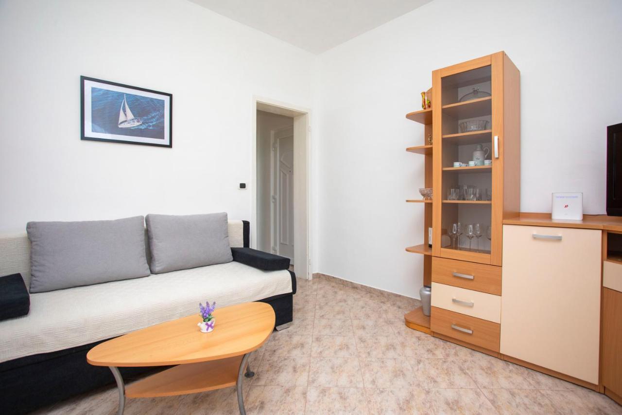 Apartman Lidija Koromacno Bagian luar foto