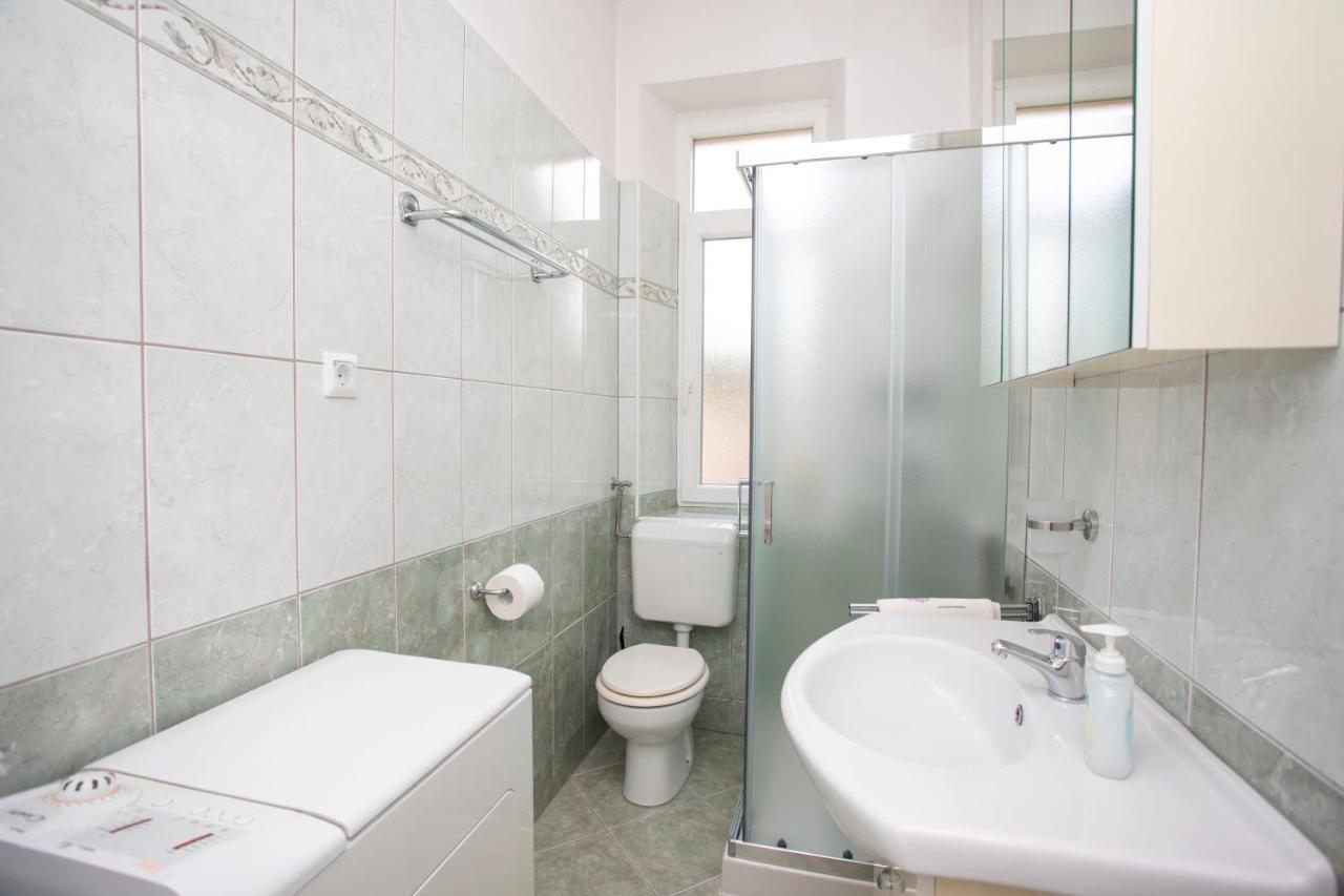 Apartman Lidija Koromacno Bagian luar foto