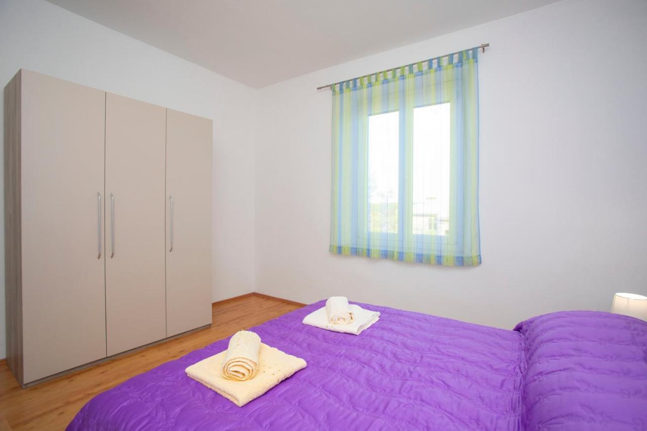 Apartman Lidija Koromacno Bagian luar foto